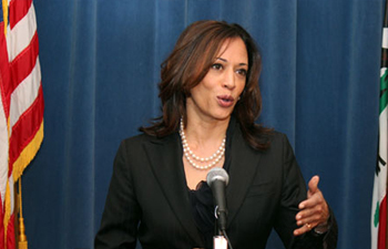 Kamala Harris discursa no Arizona sobre o tema da imigração e busca ganhar terreno no Sun Belt