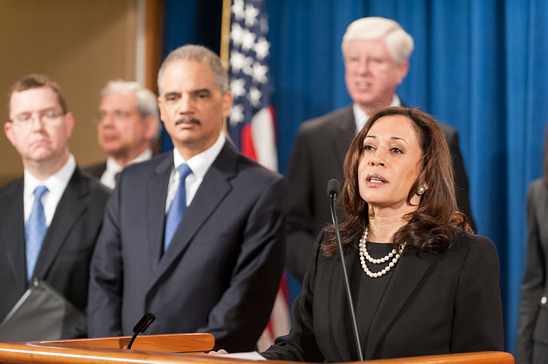 Kamala Harris endurece discurso sobre imigração durante campanha presidencial